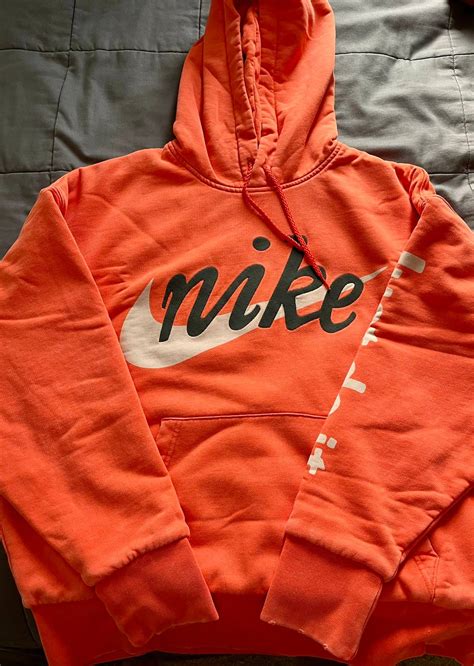 heavyweight nike hoodie.